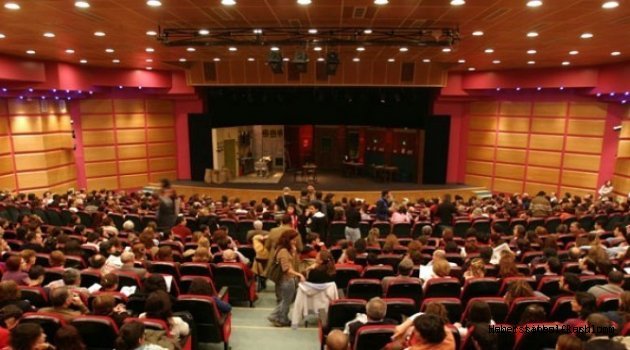 2015'te, 7 müzikal, 30 normal, 22 de çocuk oyunu sahnelendi.