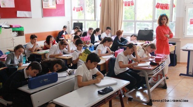 Aday öğretmenlerin sınav yeri değişikliği için duyuru
