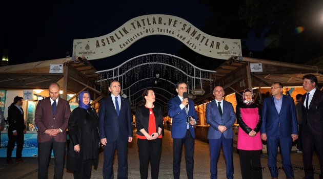 ASIRLIK TATLAR VE SANATLAR ÇARŞISI KAPILARINI ARALADI