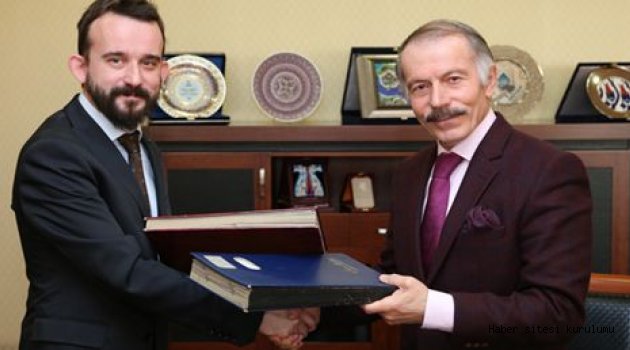 BAYRAMPAŞA'DA ELEKTRONİK ATIKLAR EKONOMİYE KAZANDIRILIYOR