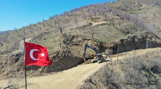 BÜYÜKŞEHİR BELEDİYESİ YOL YAPIM ÇALIŞMALARINI SÜRDÜRÜYOR