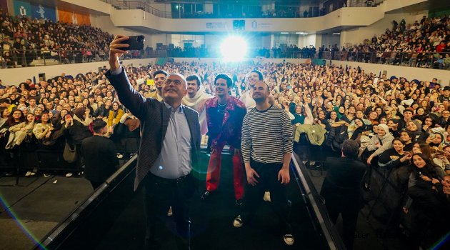 GENÇLER MADRİGAL KONSERİYLE COŞTU