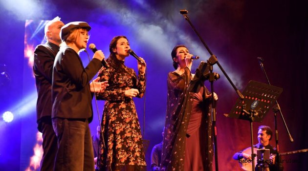 İNCESAZ'IN SANAT HAYATINDAKİ 20. YILINA ÜSKÜDARLILARDAN YOĞUN İLGİ
