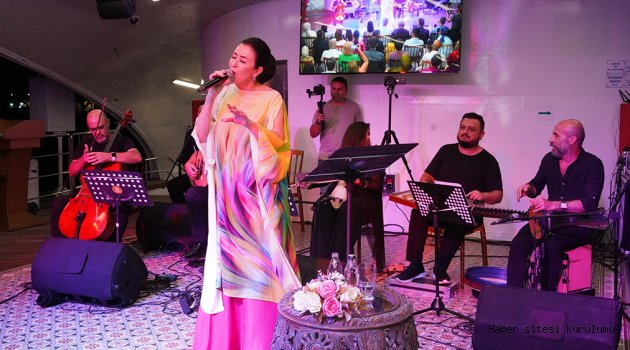 MELİHAT GÜLSES RÜZGARI VALİDE SULTAN GEMİSİ’NDE ESTİ