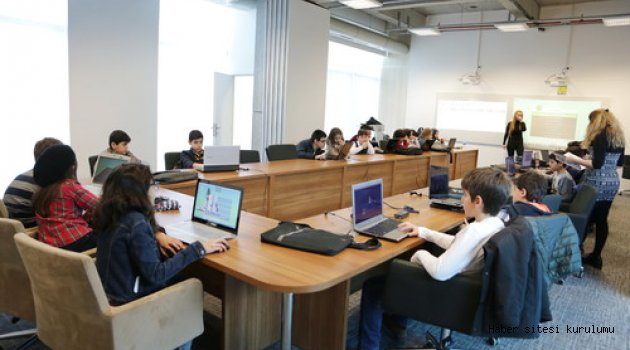 Minik Parmaklar Geleceği Programlıyor