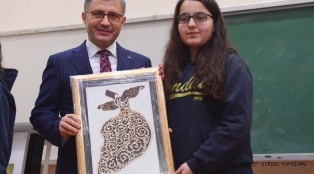 ÜSKÜDAR BELEDİYESİ ÜNİVERSİTEYE HAZIRLIKTA DA GENÇLERİN YANINDA