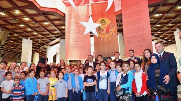 ÜSKÜDARLI ÖĞRENCİLERİN SANAT ESERLERİ SERGİLENİYOR